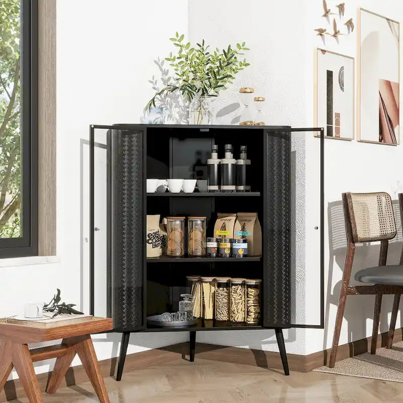 Gabinete esquinero negro antiguo de 3 niveles con puertas de vidrio templado y estructura de metal