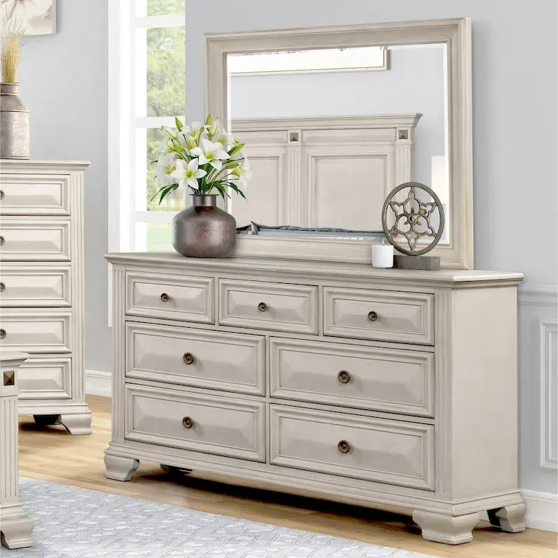 Juego de dormitorio tradicional de 5 piezas Distressed Parchment