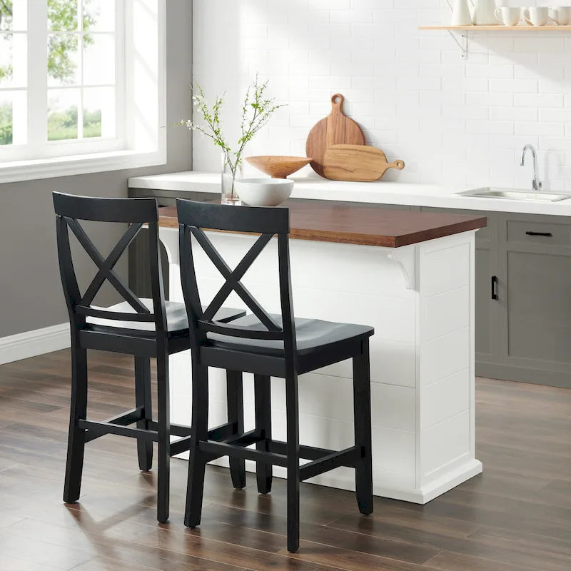 Isla de cocina con tapa de madera blanca y taburetes con respaldo en X, para 2 personas